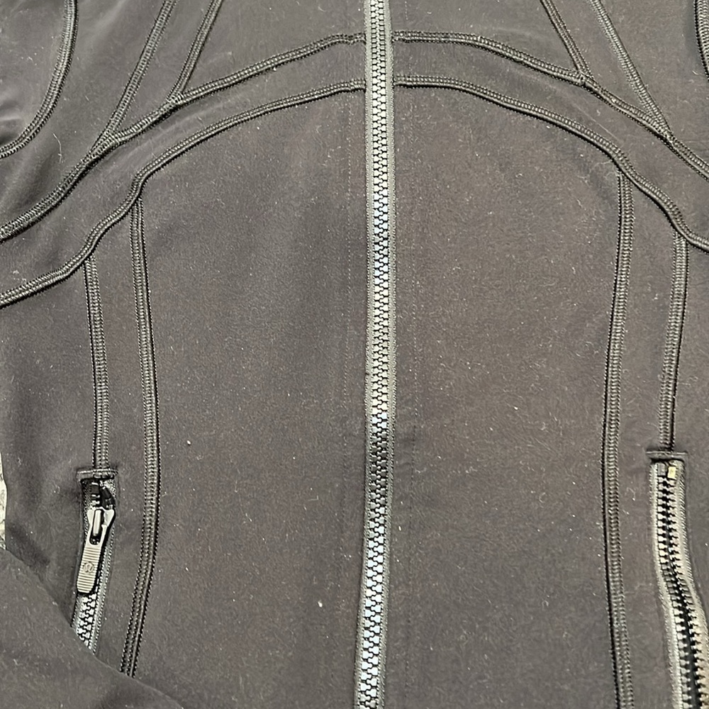 Lululemon Niki Defined cropped Jacket. Size 4. Ladies. WT245 - Picture 3 of 7